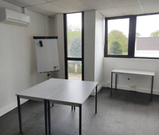 Bureau privé 20 m² 2 postes Location bureau Allée du Grand Coquille Saint-Jean-de-Braye 45800 - photo 2